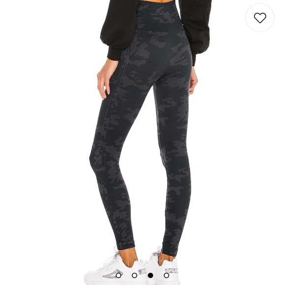 SPANX Look At Me Now Seamless Legging - Picture 3 of 9